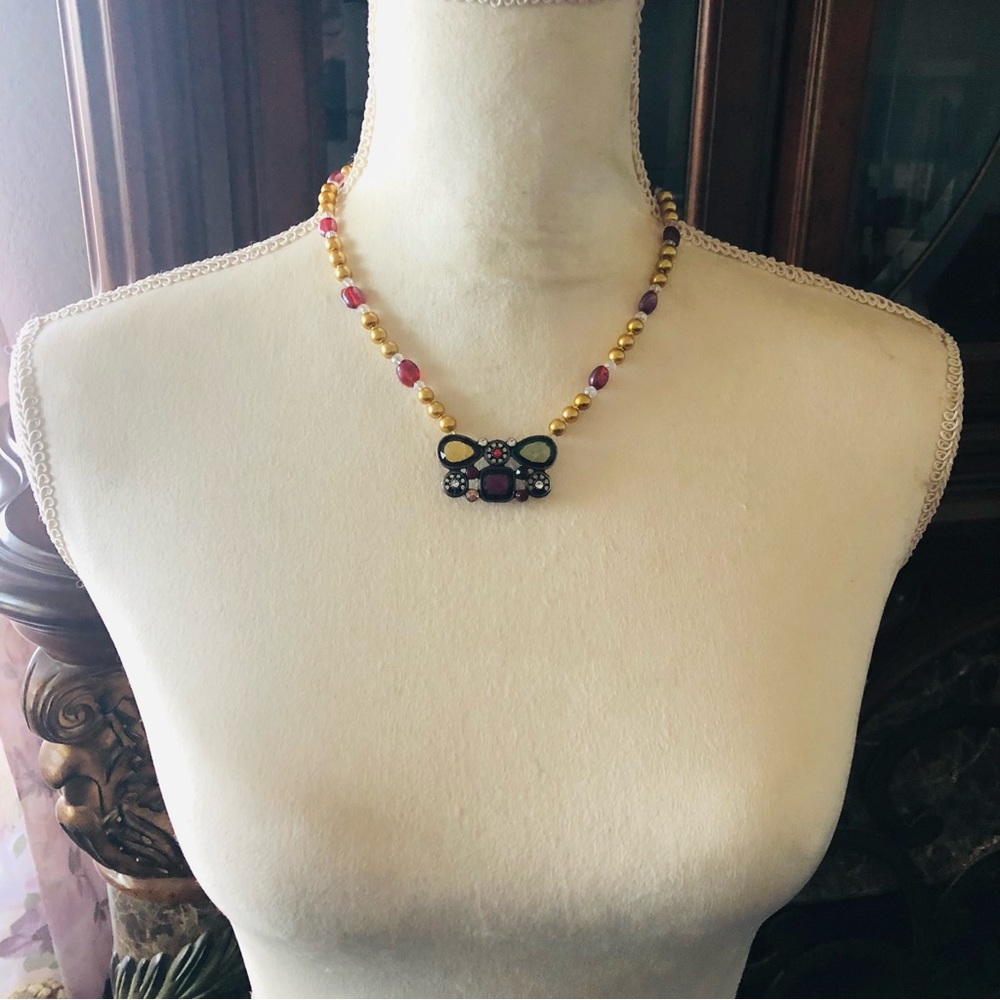 Handcrafted repurpose regal look pendant Czech glass Pearl necklace - Picture 5 of 10
